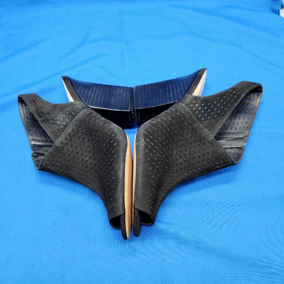 Vince Camuto Kellija Black Suede Open Toe Heels Size 10M - Picture 9 of 11